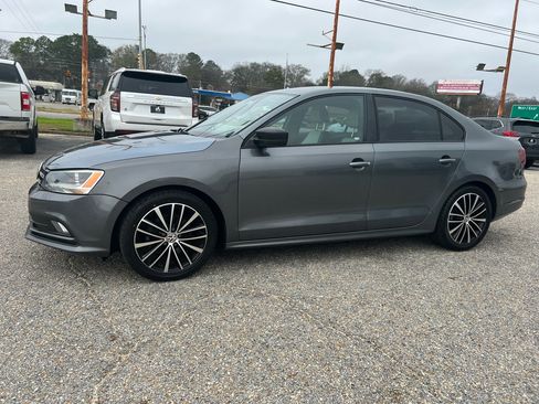 Used 2016 Volkswagen Jetta Sport image 14