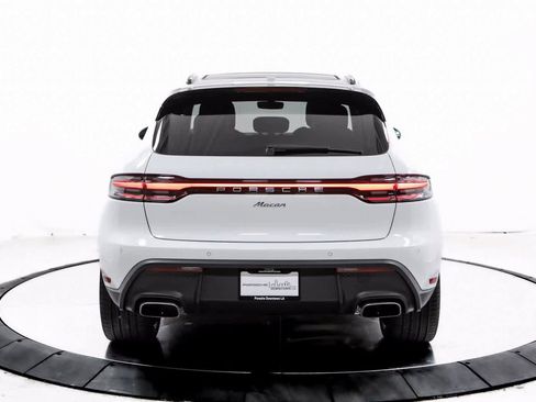 Certified 2025 Porsche Macan image 6
