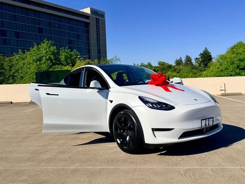 Used 2021 Tesla Model Y 2WD image 29