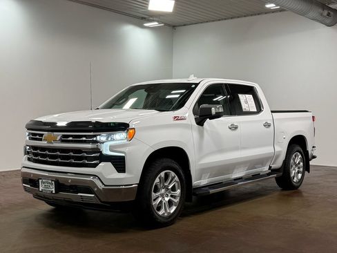 Used 2024 Chevrolet Silverado 1500 LTZ AWD/4WD image 7