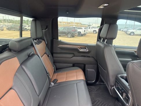 Used 2023 Chevrolet Silverado 1500 High Country w/ Technology Package AWD/4WD image 36