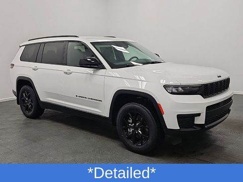 Used 2024 Jeep Grand Cherokee L Laredo RWD image 2