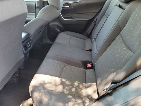 Used 2022 Toyota RAV4 XLE image 10