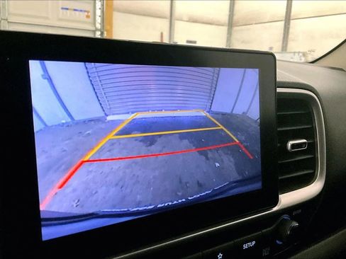 Used 2022 Hyundai Venue SEL image 20