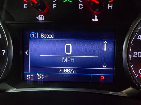 Used 2021 GMC Terrain SLE w/ Elevation Edition image 27