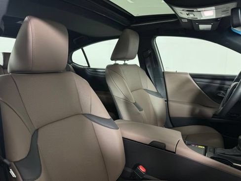 Used 2025 Lexus ES 350 w/ Premium Package FWD image 19