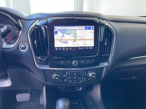 Used 2022 Chevrolet Traverse RS image 22