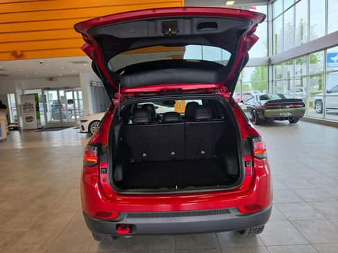 Used 2024 Jeep Compass Trailhawk w/ Trailhawk Elite Group AWD/4WD image 31