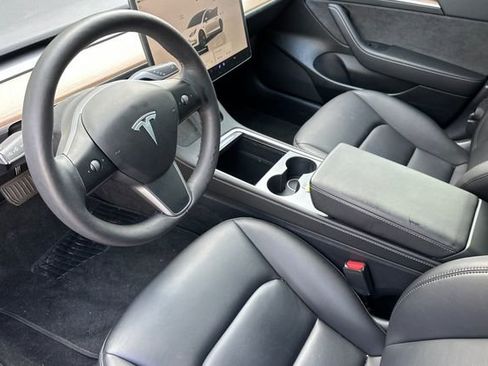 Used 2023 Tesla Model 3 Standard Range image 4