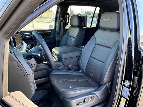 New 2026 Chevrolet Suburban High Country image 9