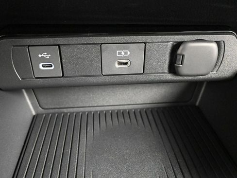 New 2026 Toyota Prius XLE image 33