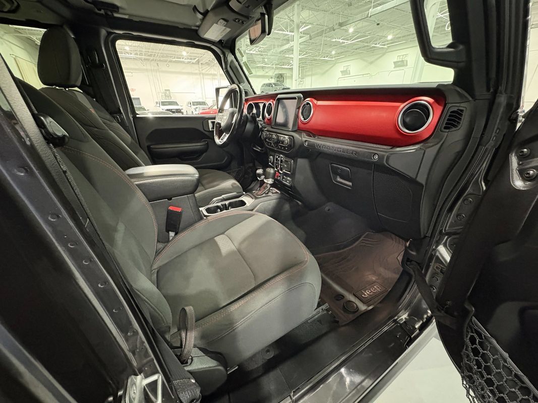 Used 2021 Jeep Wrangler Unlimited Rubicon AWD/4WD image 47