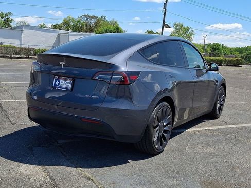 Used 2022 Tesla Model Y Performance AWD/4WD image 10