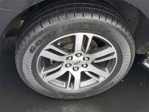 Used 2022 Ford Expedition Limited image 5