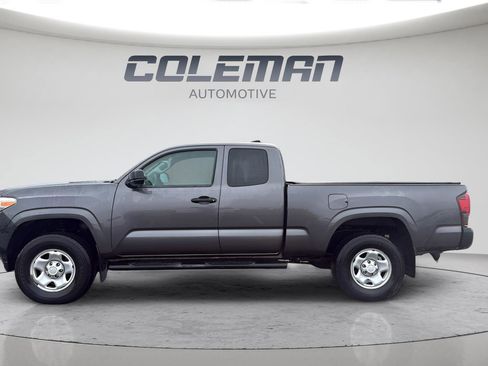Used 2019 Toyota Tacoma SR image 2