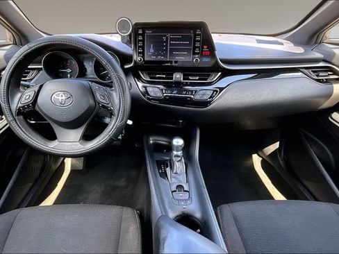 Used 2019 Toyota C-HR LE FWD image 7