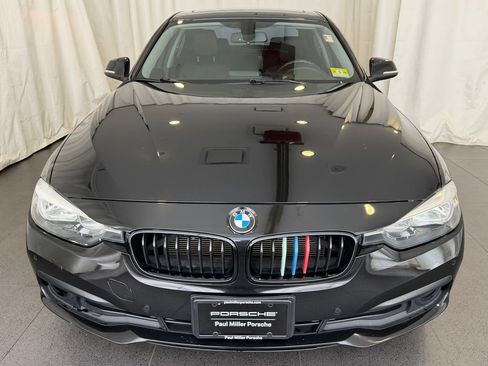 Used 2016 BMW 320i xDrive Sedan AWD/4WD image 6