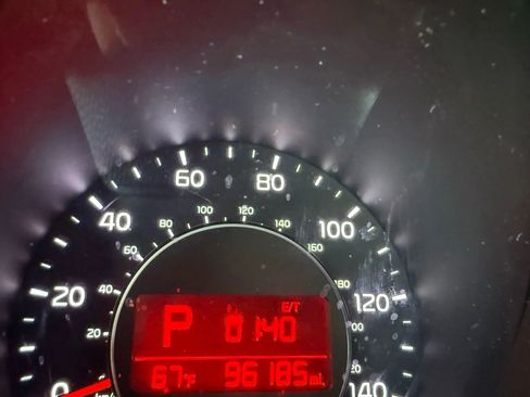 Used 2016 Kia Soul + image 14