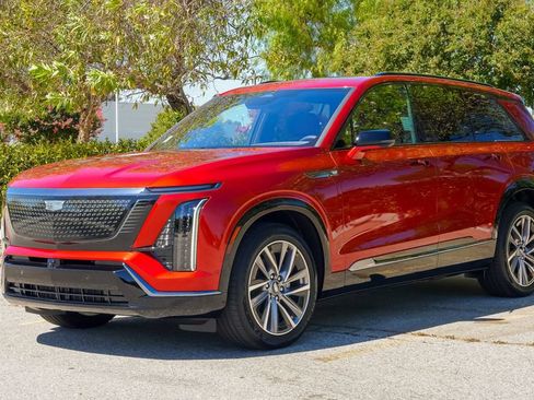 Used 2026 Cadillac Vistiq Sport AWD/4WD image 3