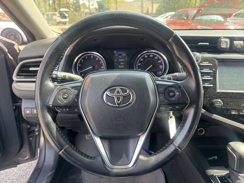 Used 2019 Toyota Camry SE image 11