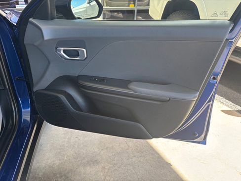 Used 2025 Kia K4 LX image 36