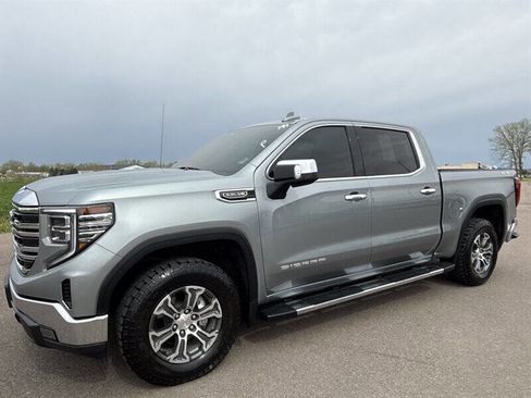Used 2023 GMC Sierra 1500 SLT w/ SLT Convenience Package AWD/4WD image 2