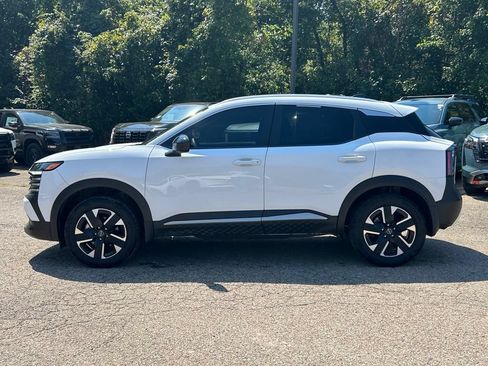 Used 2026 Nissan Kicks SV w/ SV Premium Package AWD/4WD image 5