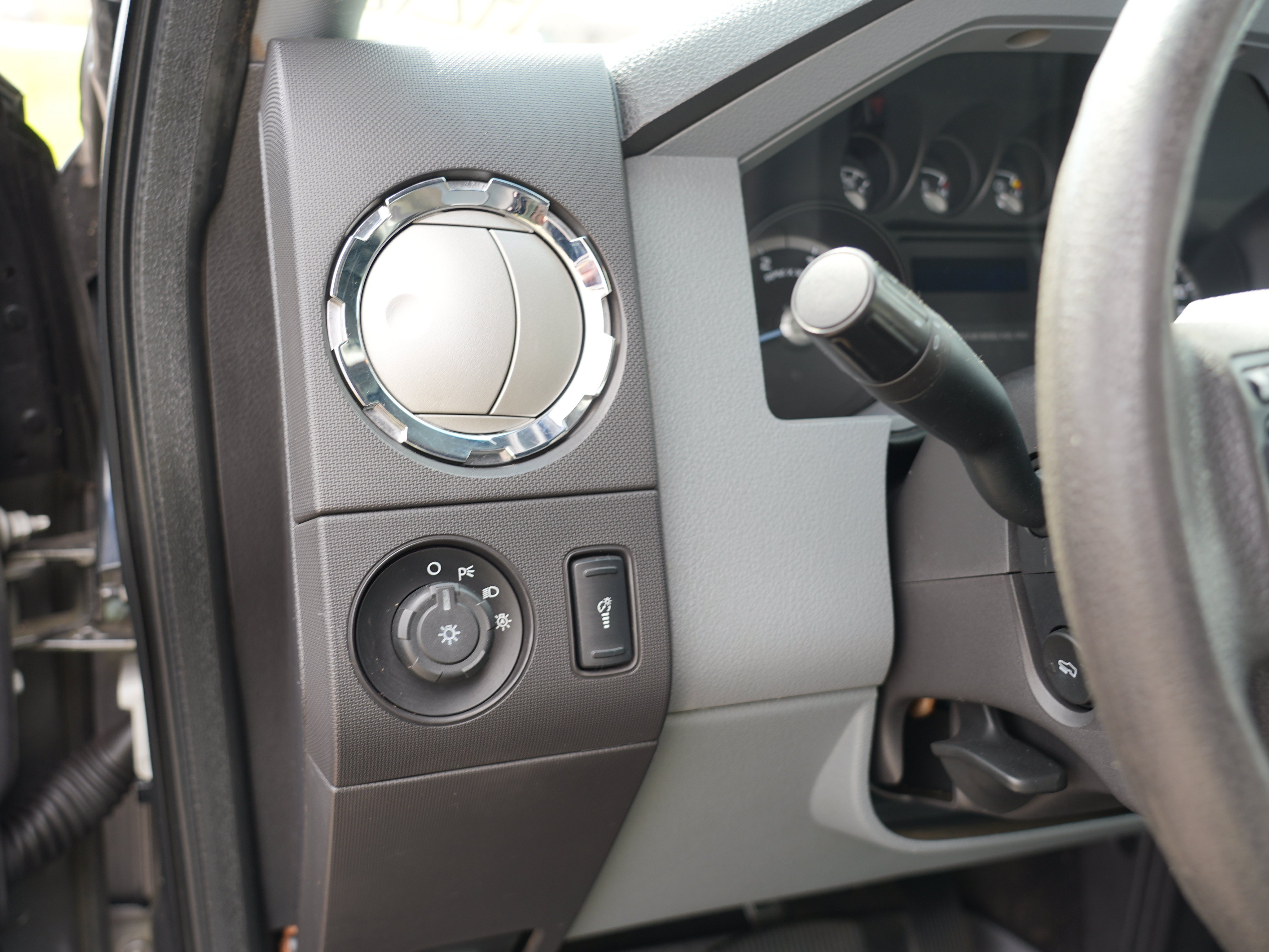 Used 2012 Ford F250 XLT w/ XLT Interior Pkg AWD/4WD image 16