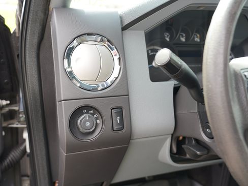 Used 2012 Ford F250 XLT w/ XLT Interior Pkg AWD/4WD image 16