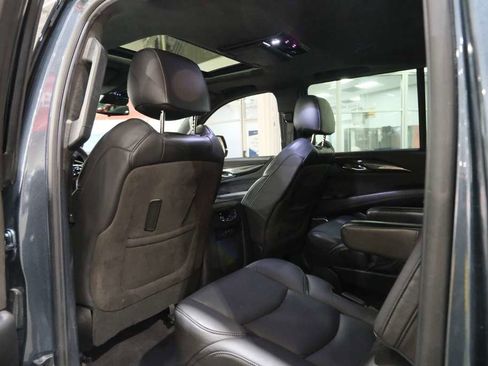 Used 2020 Cadillac Escalade ESV Platinum AWD/4WD image 22