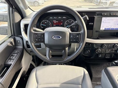 Used 2023 Ford F350 XL RWD image 13