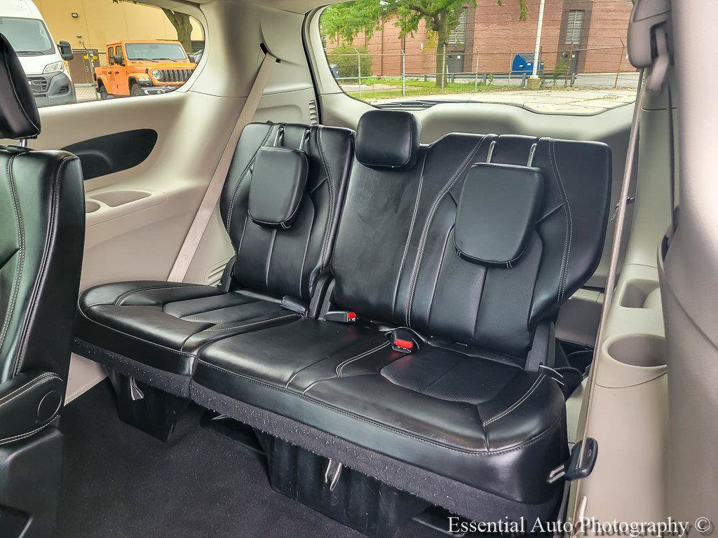 Used 2024 Chrysler Pacifica Touring-L FWD image 18