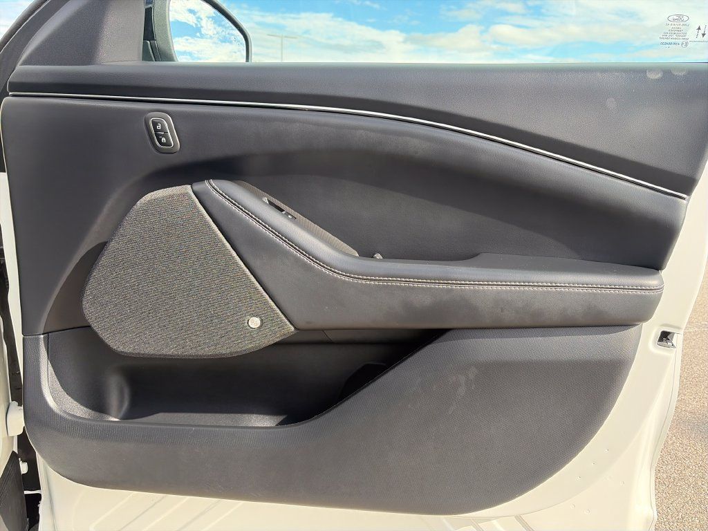 Used 2025 Ford Mustang Mach-E Premium AWD/4WD image 9