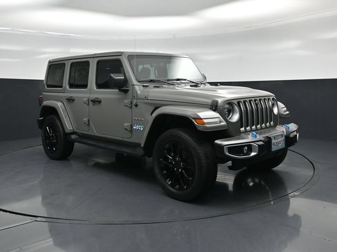Used 2023 Jeep Wrangler Unlimited Sahara w/ Cold Weather Group AWD/4WD image 21