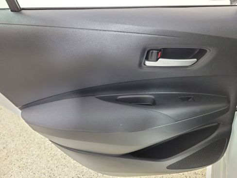 Used 2021 Toyota Corolla LE FWD image 14