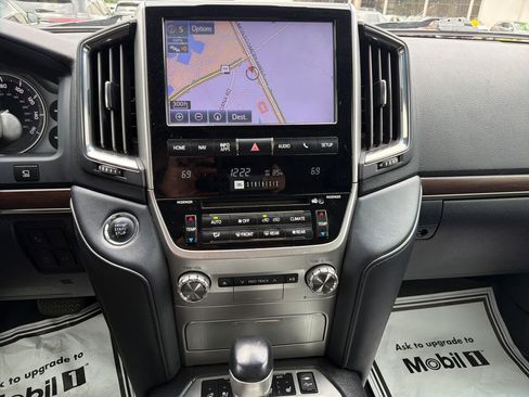 Used 2018 Toyota Land Cruiser AWD/4WD image 47