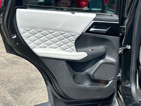 Used 2023 Mitsubishi Outlander SEL image 19