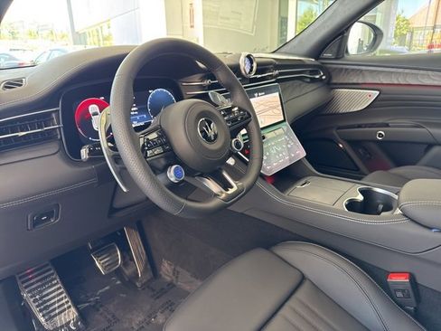 New 2025 Maserati Grecale Modena image 11