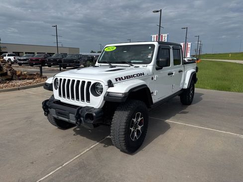 Used 2020 Jeep Gladiator Rubicon image 2