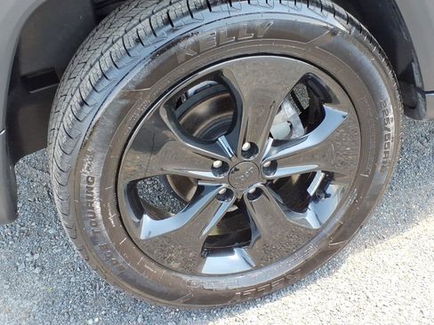 Used 2018 Jeep Compass Latitude w/ Popular Equipment Group AWD/4WD image 7