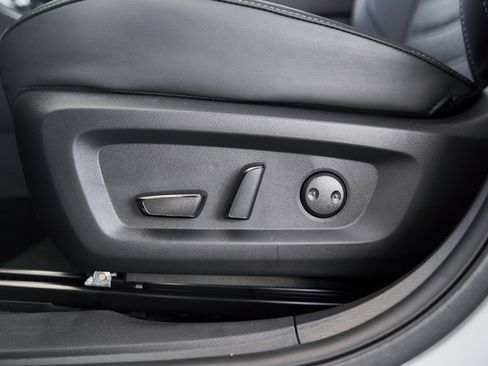 New 2025 Mitsubishi Outlander SE image 21