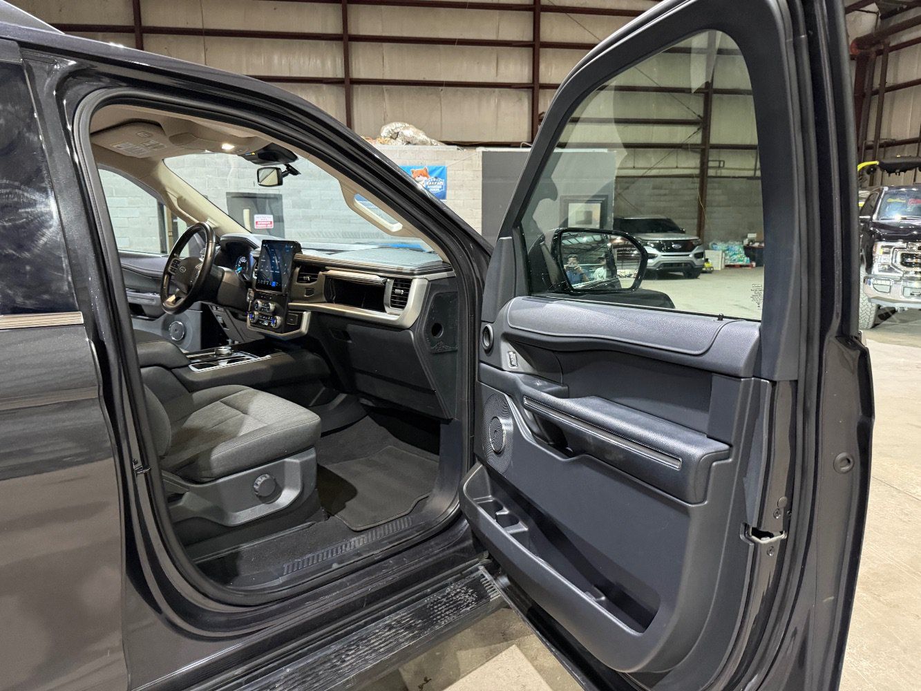 Used 2024 Ford Expedition Max XLT RWD image 25