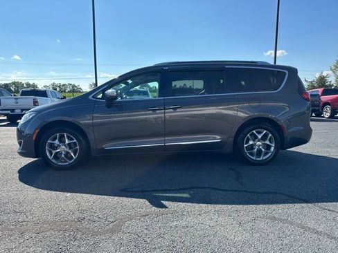 Certified 2019 Chrysler Pacifica Limited FWD image 26