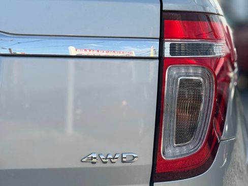 Used 2014 Ford Explorer XLT image 37