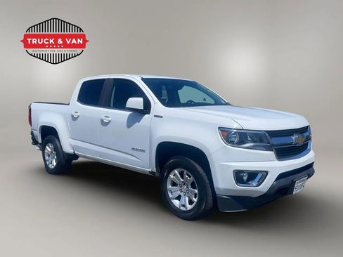 Used 2017 Chevrolet Colorado LT w/ LT Convenience Package RWD image 8