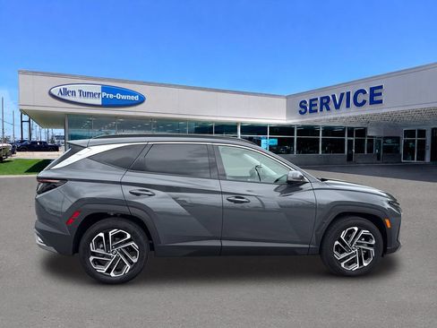 Used 2025 Hyundai Tucson Limited FWD image 9