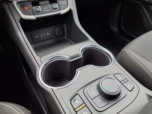 Used 2023 GMC Terrain SLE w/ Driver Convenience Package FWD image 11