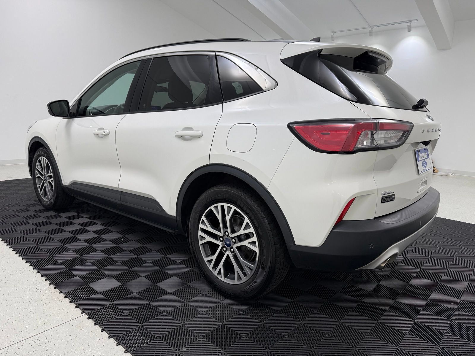 Used 2022 Ford Escape SEL w/ Technology Package FWD image 5