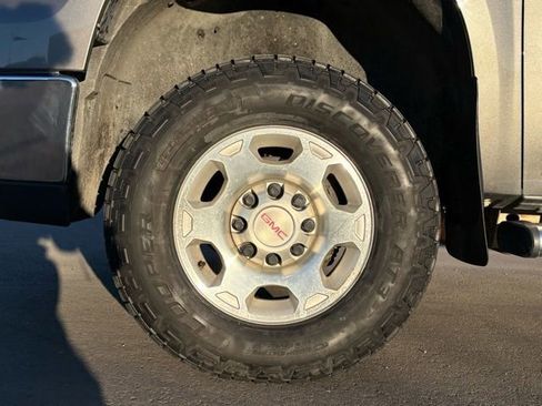 Used 2008 GMC Sierra 2500 SLT w/ Z71 Off-Road Package image 28