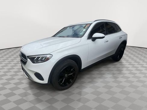 Used 2024 Mercedes-Benz GLC 300 4MATIC image 4